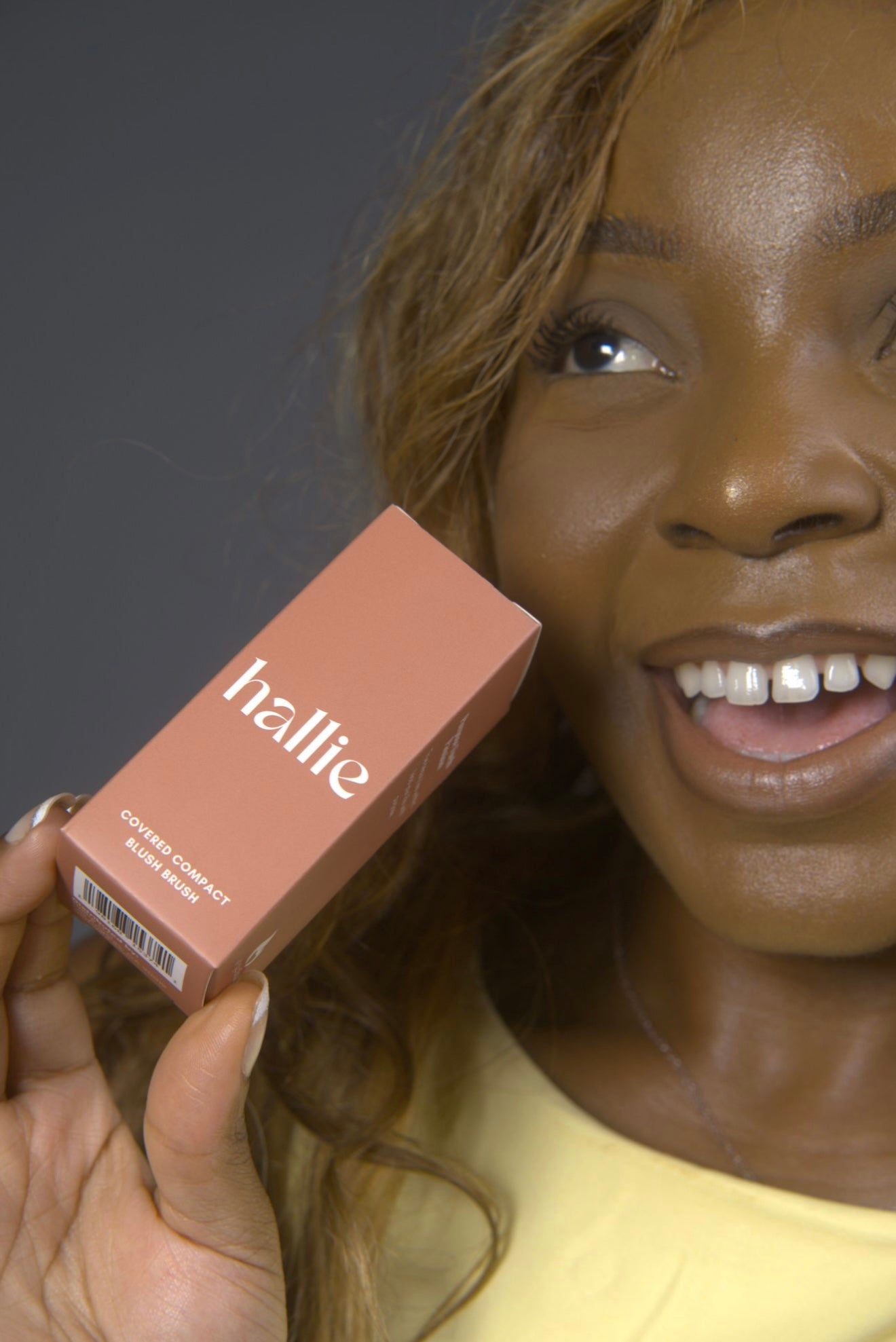 Covered Compact Blush Brush